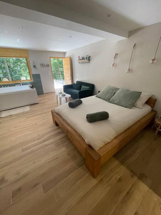 Apartment Jacuzzi En Foret